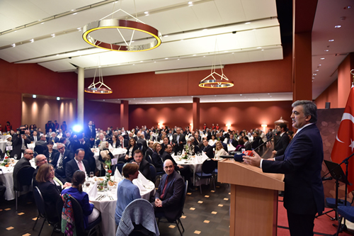 11.Cumhurbaşkanı Gül, Berlin Büyükelçiliği İftarına Katıldı